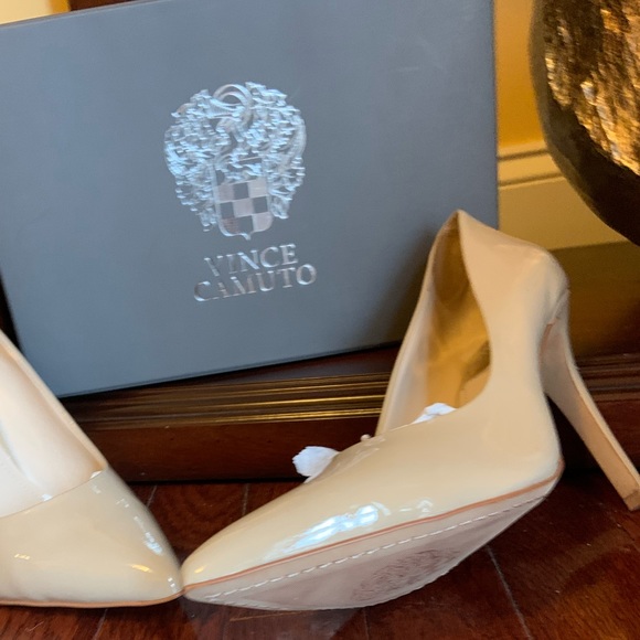 Vince Camuto Smooth Patent Blush Heel - Picture 5 of 6